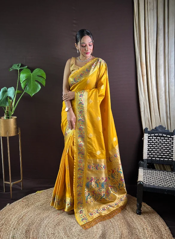 Women Party Wear Jari Weaving Paithani Silk Saree With Un Stitched Blouse Soft Knit Blouse Women Party Wear Jari Weaving Paithani Silk Saree With Un Stitched Blouse Soft Knit Blouse