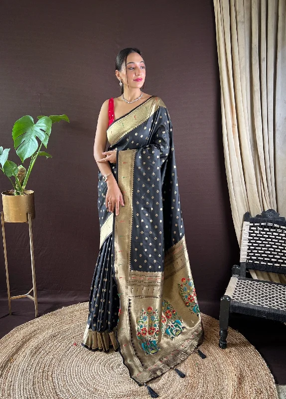 Women Party Wear Designer Heavy Jari Worked Paithani Silk Saree With Un Stitched Blouse Silky Draped Blouse Women Party Wear Designer Heavy Jari Worked Paithani Silk Saree With Un Stitched Blouse Silky Draped Blouse