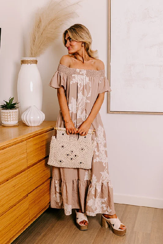 Livin' In The Moment Maxi Dress Classic V-Neck Maxi Dress
