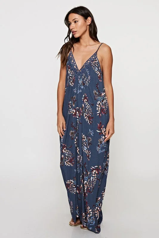 Love Stitch Sleeveless Embroidered V-Neck Maxi Dress Elegant Wraparound Maxi Dress