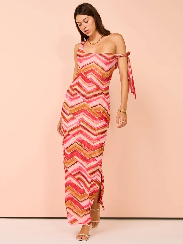 Issy Panelled Maxi Dress in Chevron Print Stylish Pleated A-Line Maxi Dress