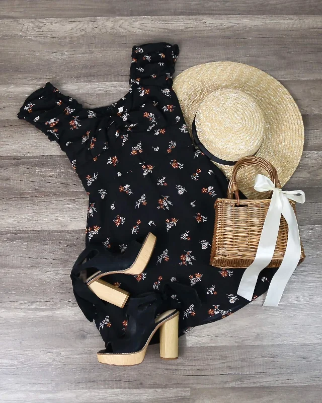 Cotton Candy LA - Off the Shoulder Sweetheart Front Tie Fit and Flare Mini Dress in Floral Black Chic Sleeveless Mini Dress