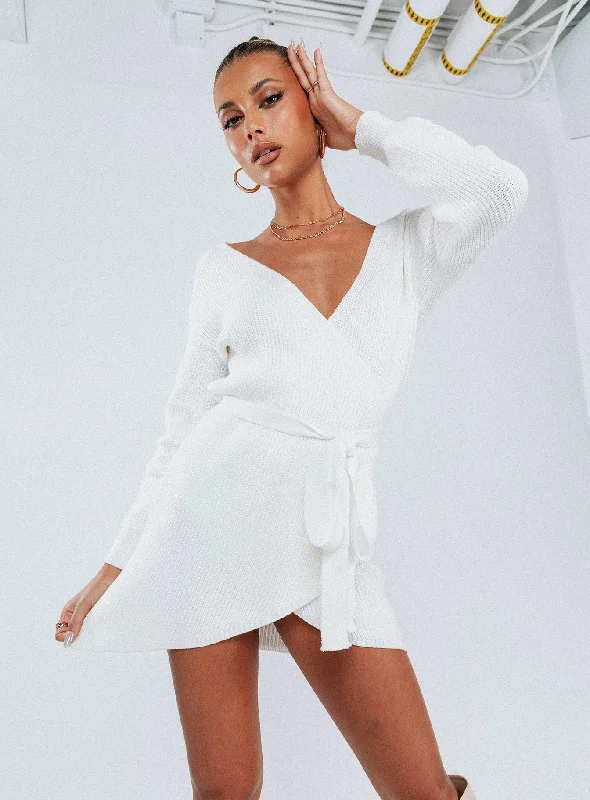 Phenix Mini Dress White Stylish Short-Sleeve Mini Dress