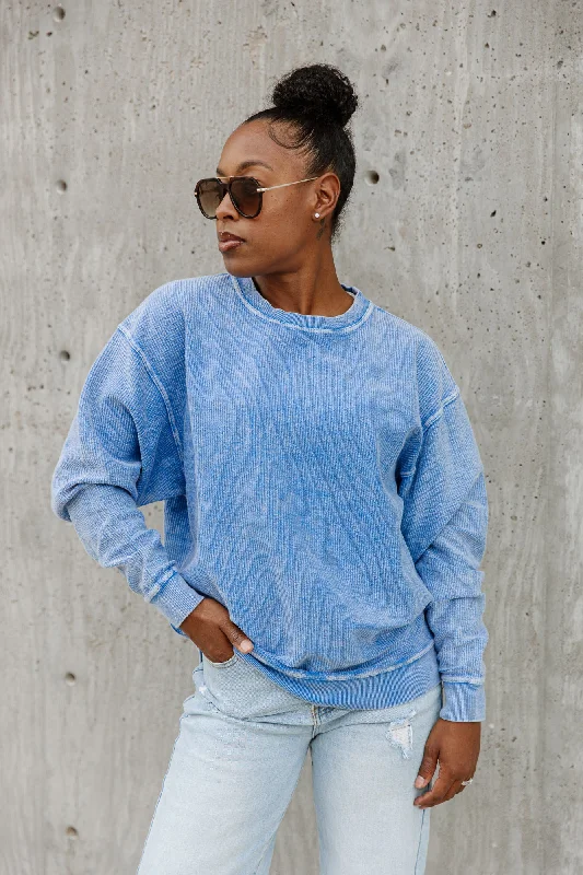 CAMRYN OVERSIZED VINTAGE WASH SWEATER IN BLUE Fitted Slim Tailored