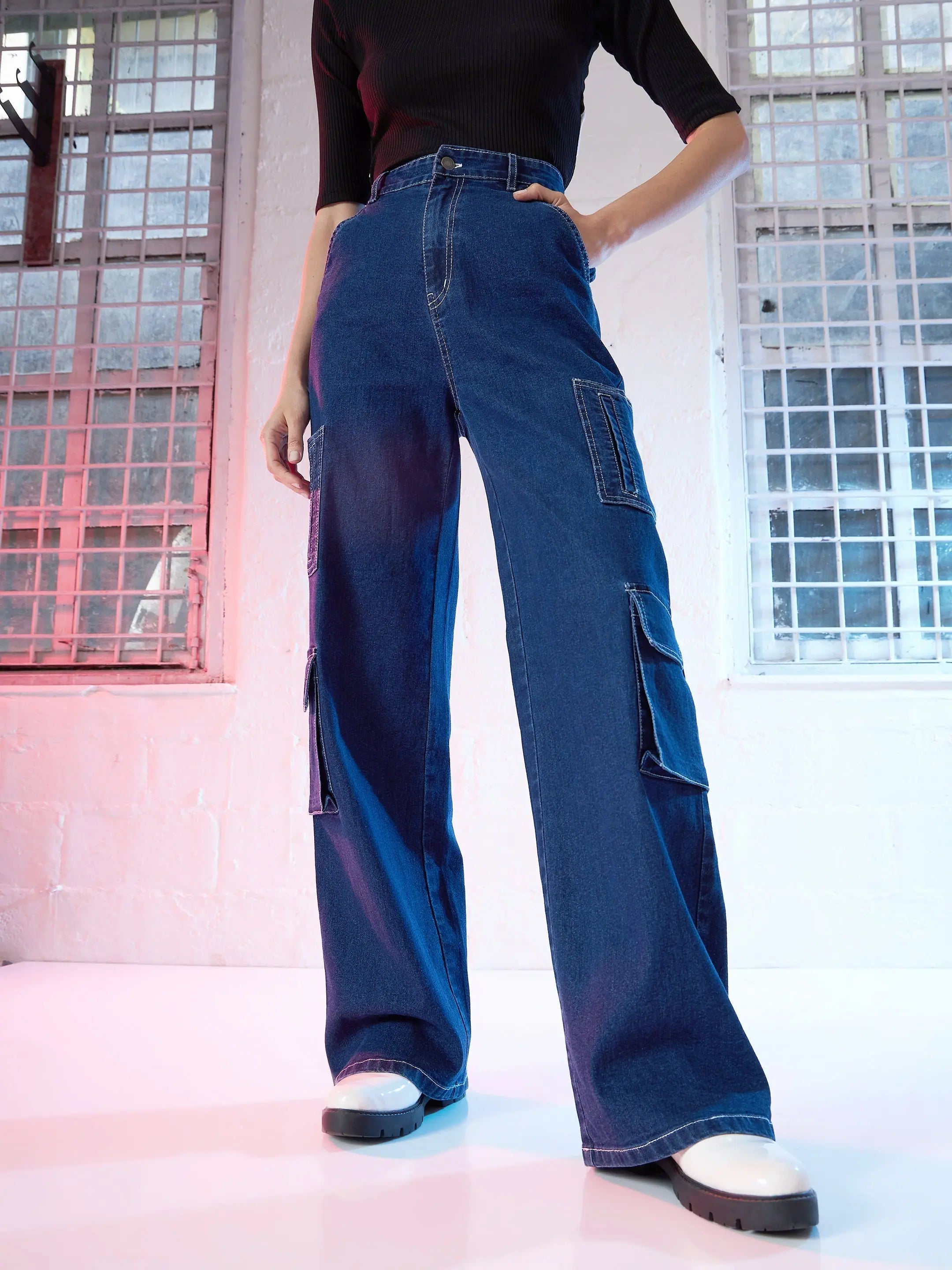 Women Blue Contrast Stitch Cargo Jeans Casual Wide-Legged Denim Jeans