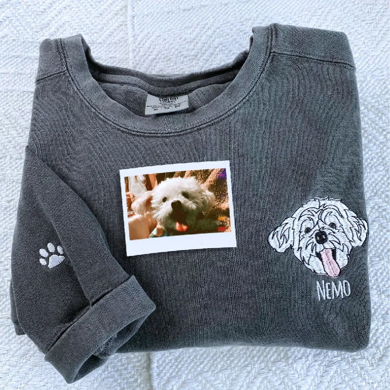 Comfort Color® Custom Embroidered Dog Mom Sweatshirt Hoodie with Stripes Bold Sporty Comfort Color® Custom Embroidered Dog Mom Sweatshirt Hoodie with Stripes Bold Sporty